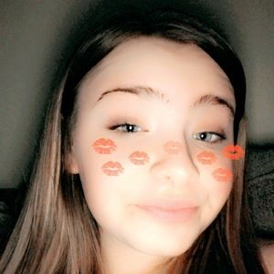 Meet your Posher, Ella